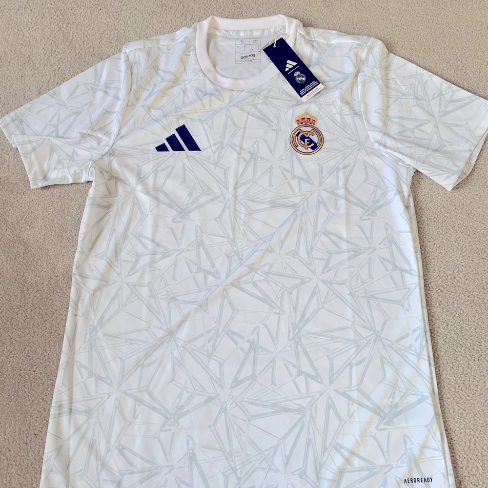 Real Madrid 2024-2025 pre-game shirt size L